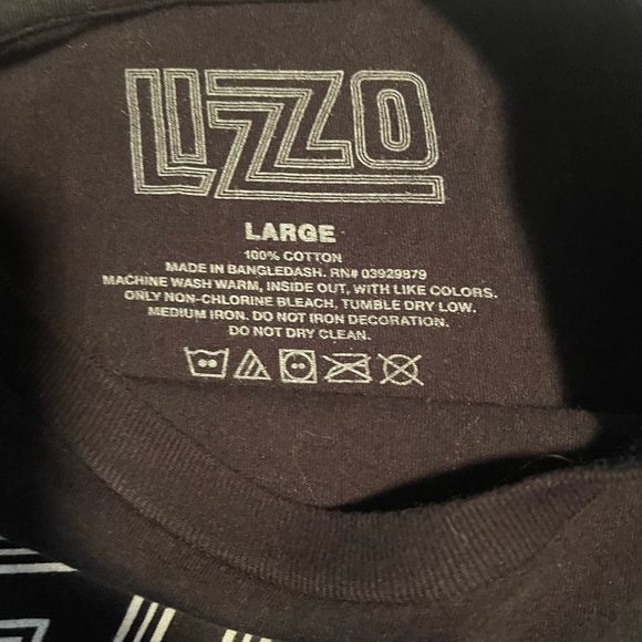 Official Lizzo Merch From The Special Tour 2023 T Shirt Black Large Worn Once - Picture 4 of 7